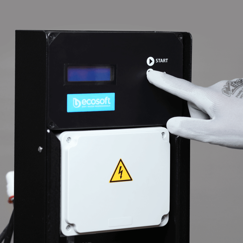 Osmoza inversa industriala, Ecosoft MO5000TP5, economica, controler OC5000, 1 carcasa de membrana 40", prefiltrare si pompa inclusa