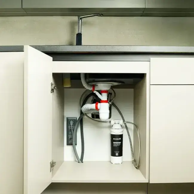 Sistem compact filtrare sub chiuvetă, Ecosoft JOI, microfiltrare 0.5 μm, 18000 L capacitate, debit 5 L/min